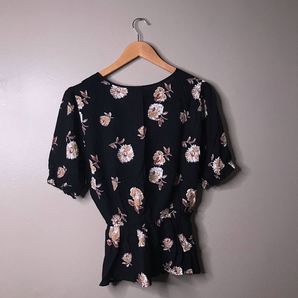 ☕️B2G1 Francesca's | Floral Peplum Top - Picture 5 of 7